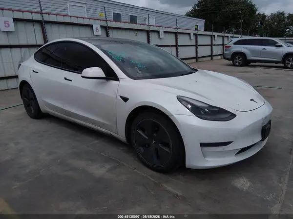 5YJ3E1EB4NF121671 2022 TESLA MODEL 3 - Image 1
