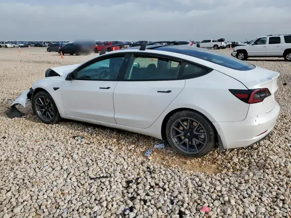 5YJ3E1EB4NF132895 2022 TESLA MODEL 3 - Image 2