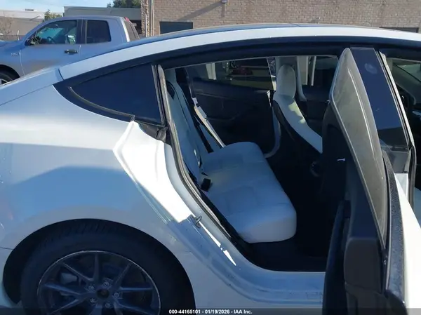 5YJ3E1EB4NF134243 2022 TESLA MODEL 3 - Image 8