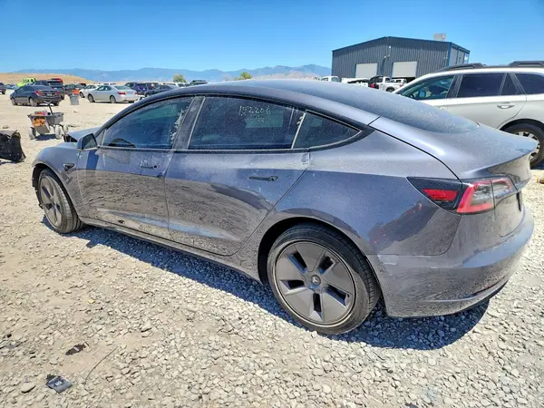 5YJ3E1EB4NF152208 2022 TESLA MODEL 3 - Image 2