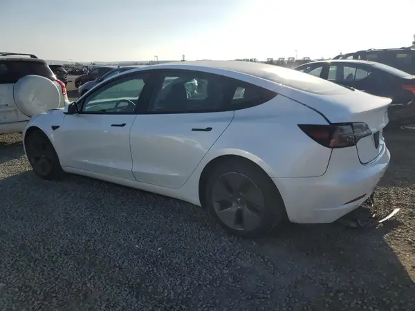 5YJ3E1EB4NF152421 2022 TESLA MODEL 3 - Image 2
