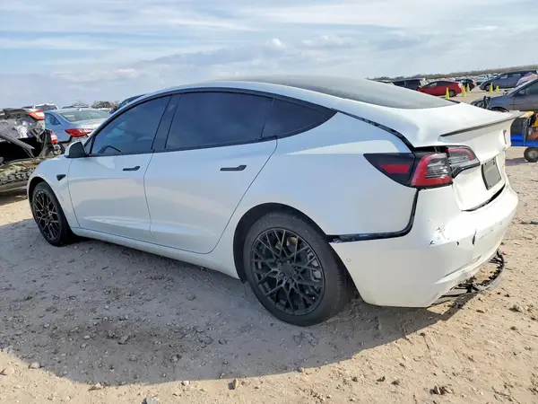 5YJ3E1EB4NF162673 2022 TESLA MODEL 3 - Image 2