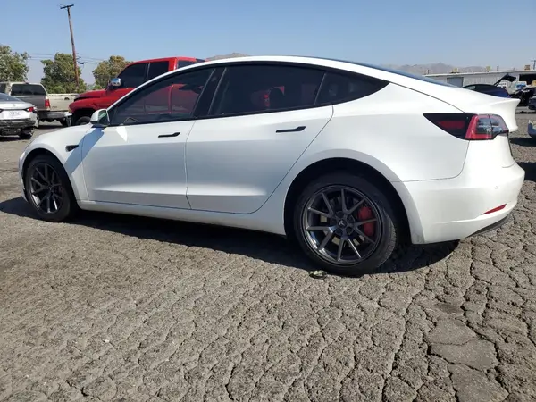 5YJ3E1EB4NF163662 2022 TESLA MODEL 3 - Image 2