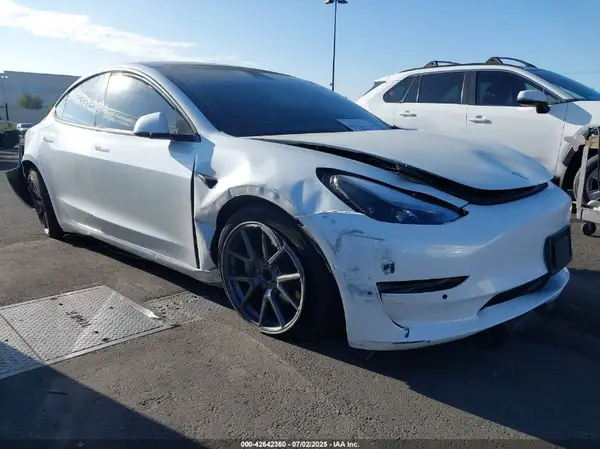 5YJ3E1EB4NF164861 2022 TESLA MODEL 3 - Image 1