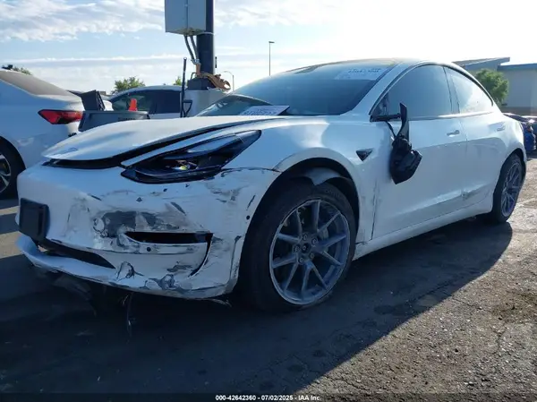 5YJ3E1EB4NF164861 2022 TESLA MODEL 3 - Image 2