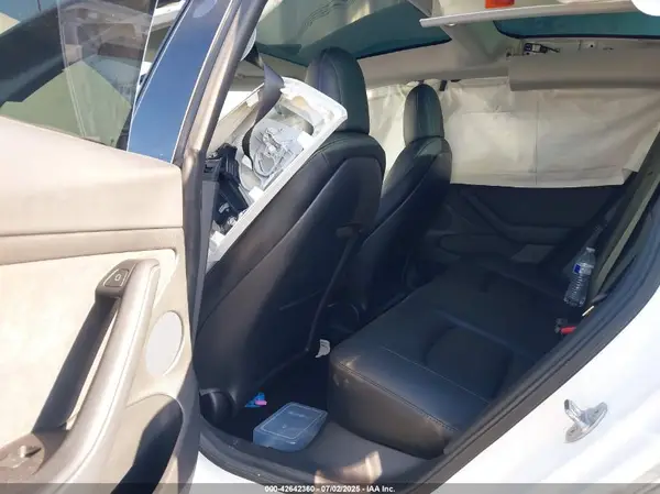 5YJ3E1EB4NF164861 2022 TESLA MODEL 3 - Image 8