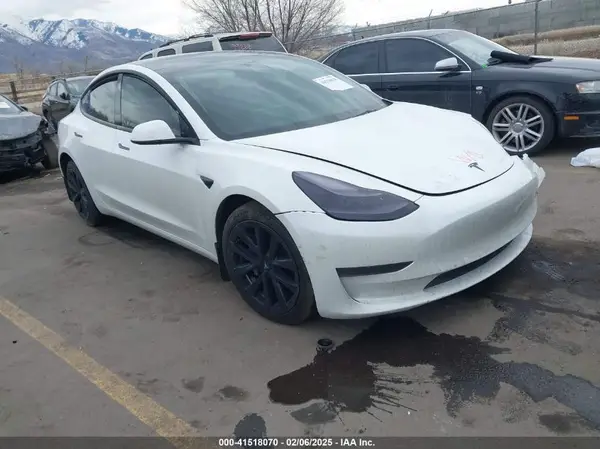 5YJ3E1EB4NF174175 2022 TESLA MODEL 3 - Image 1