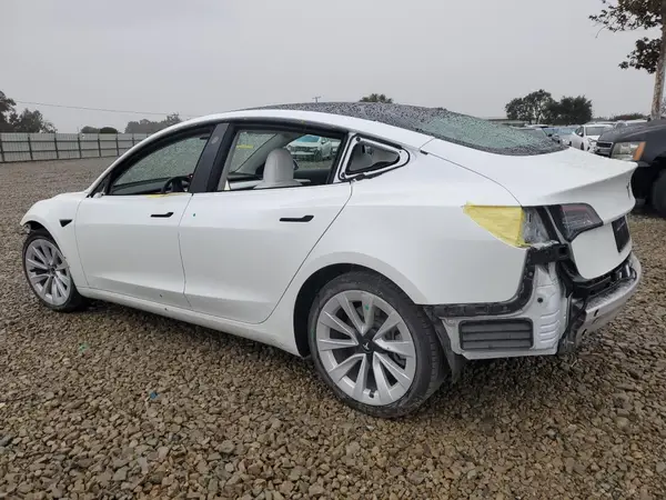 5YJ3E1EB4NF176556 2022 TESLA MODEL 3 - Image 2