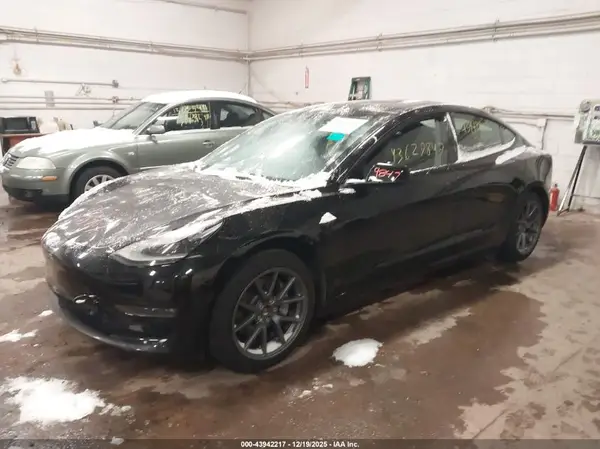 5YJ3E1EB4NF178971 2022 TESLA MODEL 3 - Image 2