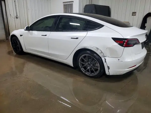 5YJ3E1EB4NF182423 2022 TESLA MODEL 3 - Image 2