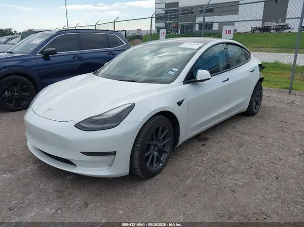 5YJ3E1EB4NF182924 2022 TESLA MODEL 3 - Image 2