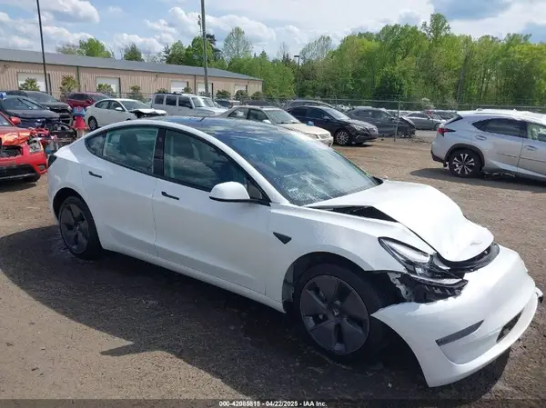 5YJ3E1EB4NF183832 2022 TESLA MODEL 3 - Image 1