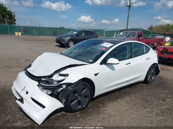 5YJ3E1EB4NF183832 2022 TESLA MODEL 3 - Image 2