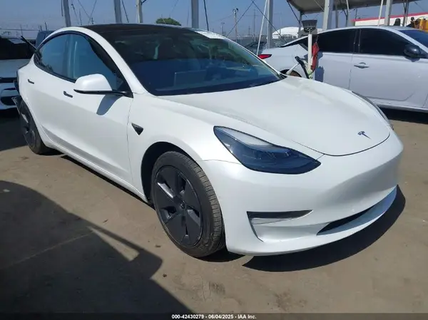 5YJ3E1EB4NF183958 2022 TESLA MODEL 3 - Image 1