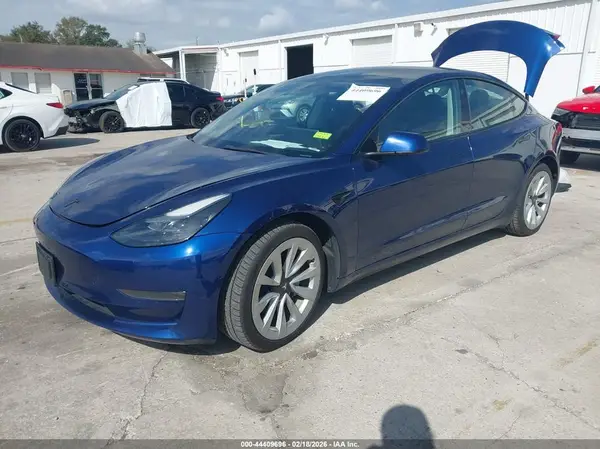 5YJ3E1EB4NF188030 2022 TESLA MODEL 3 - Image 2