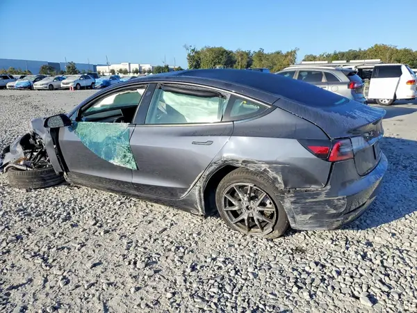 5YJ3E1EB4NF193440 2022 TESLA MODEL 3 - Image 2