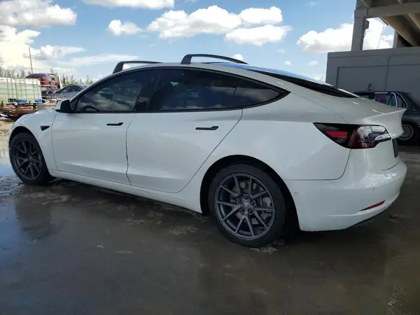 5YJ3E1EB4NF194264 2022 TESLA MODEL 3 - Image 2