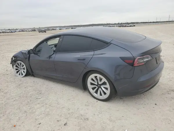 5YJ3E1EB4NF208924 2022 TESLA MODEL 3 - Image 2