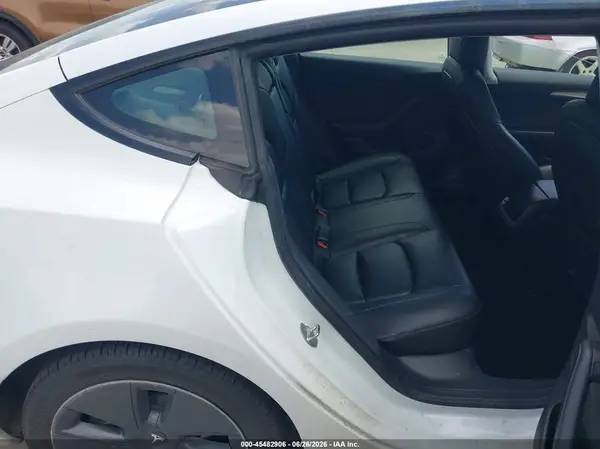 5YJ3E1EB4NF240515 2022 TESLA MODEL 3 - Image 8
