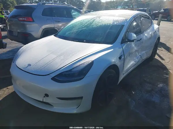 5YJ3E1EB4NF244600 2022 TESLA MODEL 3 - Image 2