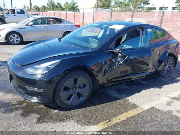 5YJ3E1EB4NF246136 2022 TESLA MODEL 3 - Image 2