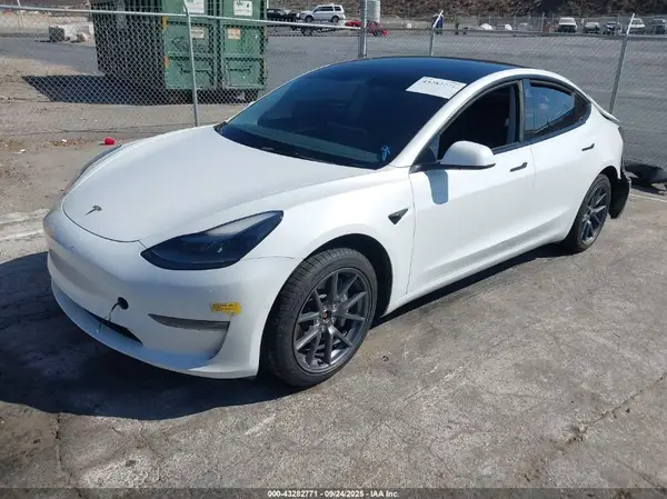 5YJ3E1EB4NF255578 2022 TESLA MODEL 3 - Image 2