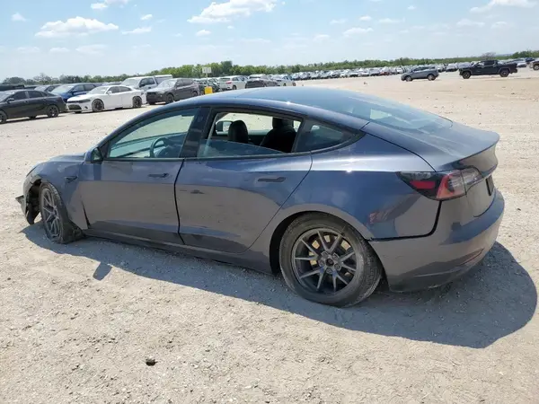 5YJ3E1EB4NF256116 2022 TESLA MODEL 3 - Image 2