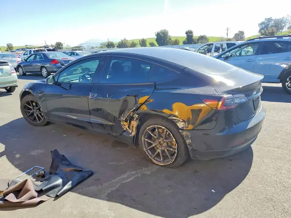 5YJ3E1EB4NF257010 2022 TESLA MODEL 3 - Image 2