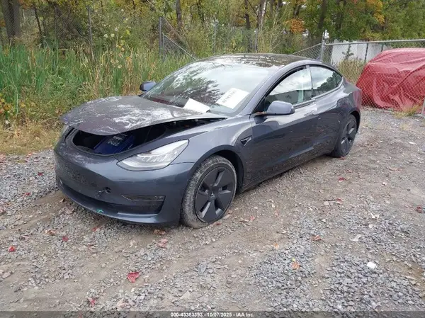 5YJ3E1EB4NF260019 2022 TESLA MODEL 3 - Image 2