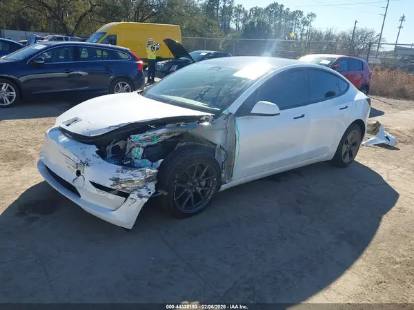 5YJ3E1EB4NF261736 2022 TESLA MODEL 3 - Image 2