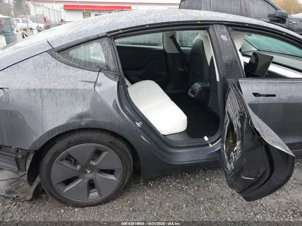 5YJ3E1EB4NF267388 2022 TESLA MODEL 3 - Image 8