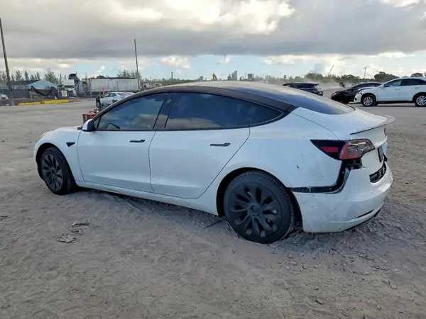 5YJ3E1EB4NF267665 2022 TESLA MODEL 3 - Image 2