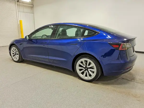5YJ3E1EB4NF272042 2022 TESLA MODEL 3 - Image 2