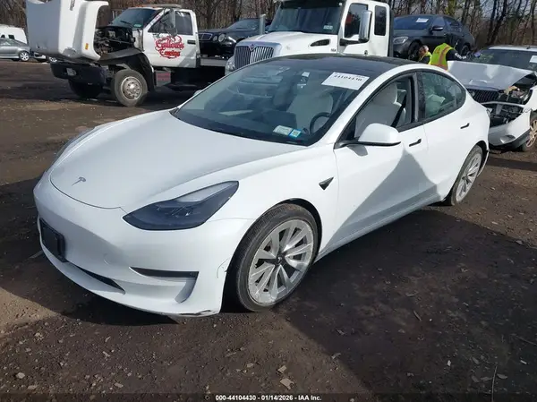 5YJ3E1EB4NF275667 2022 TESLA MODEL 3 - Image 2