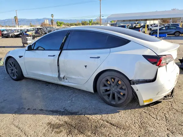 5YJ3E1EB4NF275801 2022 TESLA MODEL 3 - Image 2