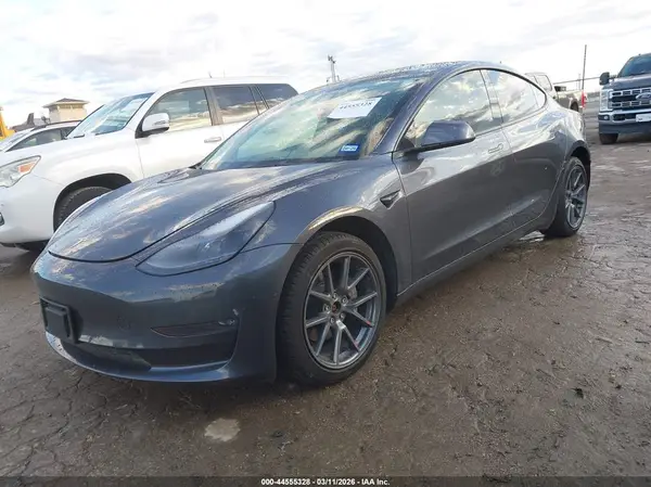 5YJ3E1EB4NF277063 2022 TESLA MODEL 3 - Image 2