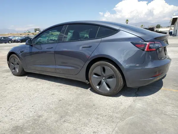 5YJ3E1EB4NF278746 2022 TESLA MODEL 3 - Image 2