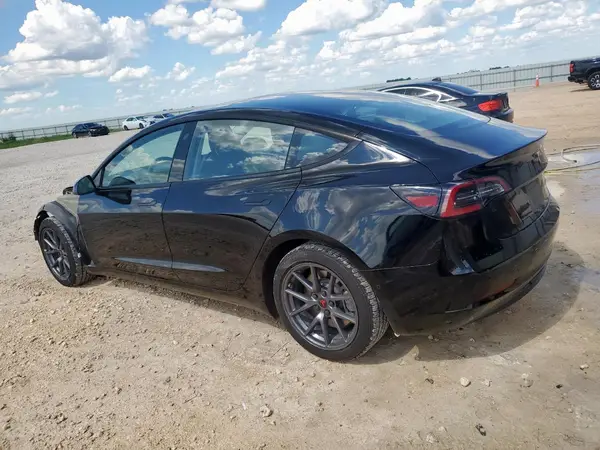 5YJ3E1EB4NF286636 2022 TESLA MODEL 3 - Image 2