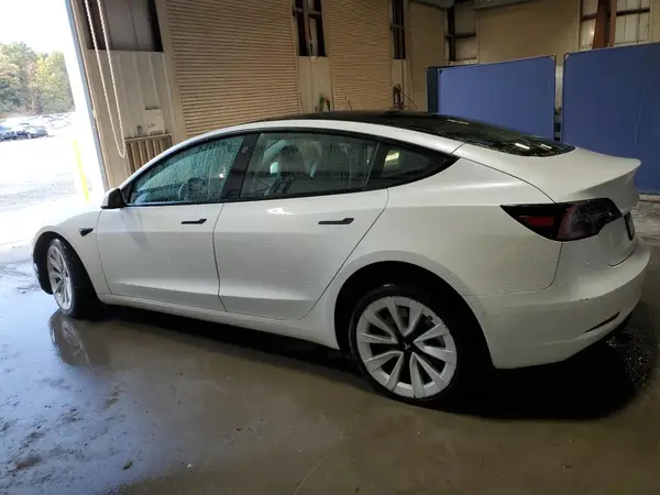 5YJ3E1EB4NF287642 2022 TESLA MODEL 3 - Image 2