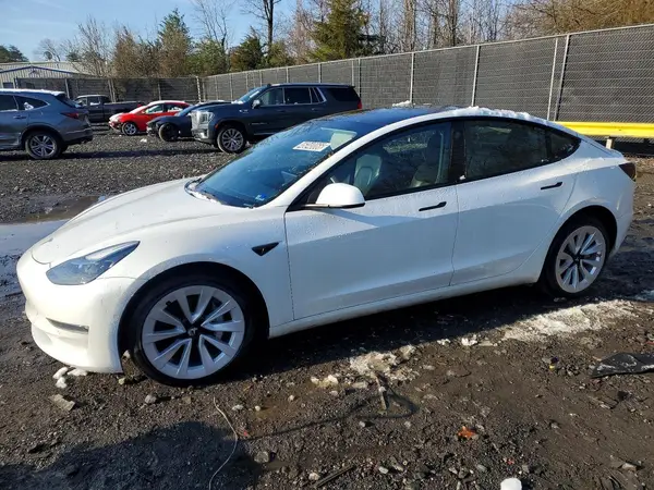 5YJ3E1EB4NF289732 2022 TESLA MODEL 3 - Image 1