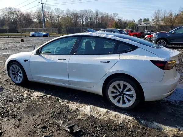 5YJ3E1EB4NF289732 2022 TESLA MODEL 3 - Image 2