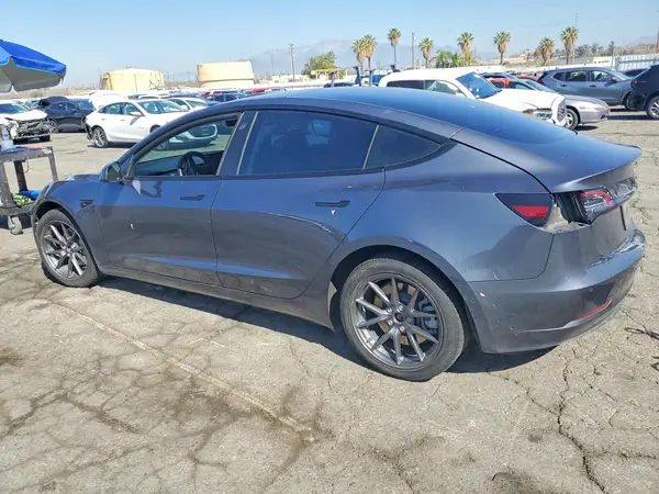 5YJ3E1EB4NF298947 2022 TESLA MODEL 3 - Image 2