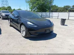 5YJ3E1EB4NF311826 2022 TESLA MODEL 3