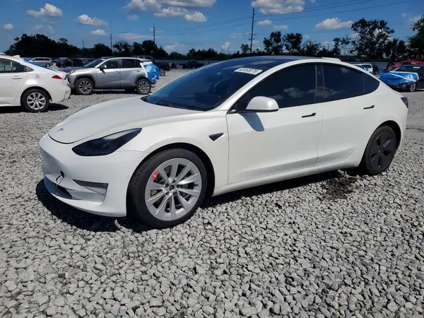 5YJ3E1EB4NF318839 2022 TESLA MODEL 3 - Image 1