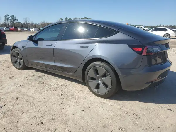 5YJ3E1EB4NF327928 2022 TESLA MODEL 3 - Image 2