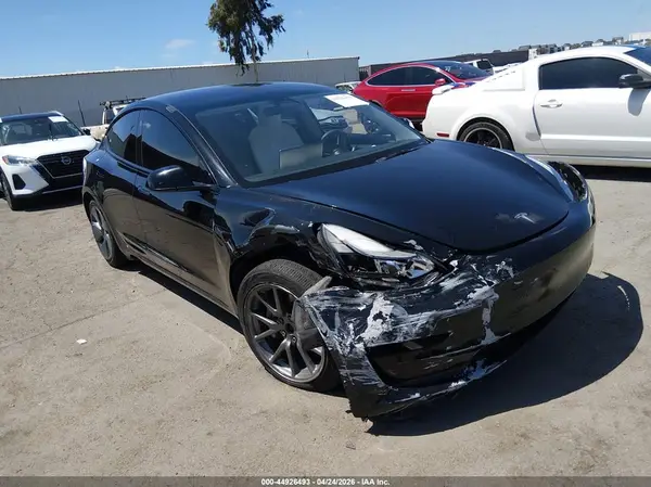 5YJ3E1EB4NF330375 2022 TESLA MODEL 3 - Image 1