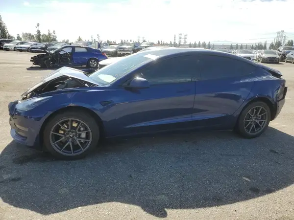 5YJ3E1EB4NF333826 2022 TESLA MODEL 3 - Image 1