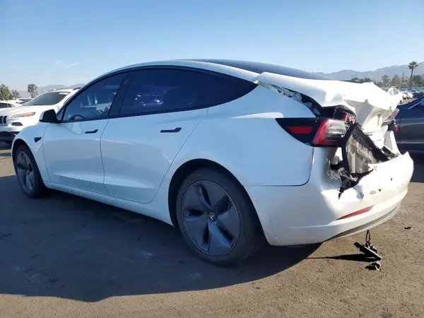 5YJ3E1EB4NF335656 2022 TESLA MODEL 3 - Image 2