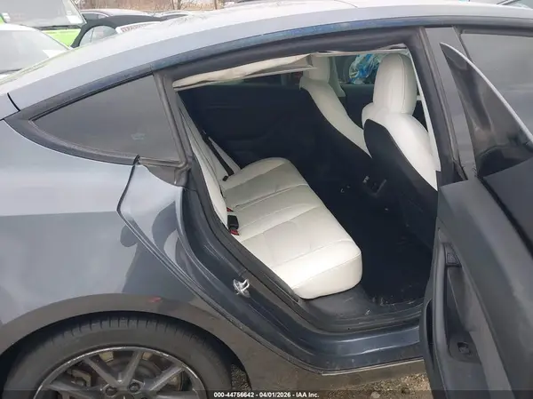 5YJ3E1EB4NF338105 2022 TESLA MODEL 3 - Image 8