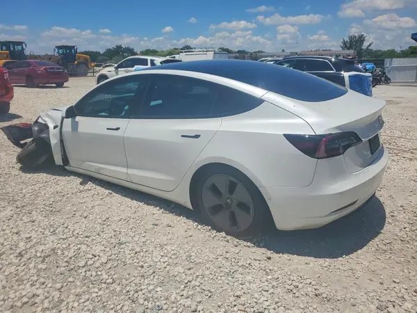 5YJ3E1EB4NF356488 2022 TESLA MODEL 3 - Image 2